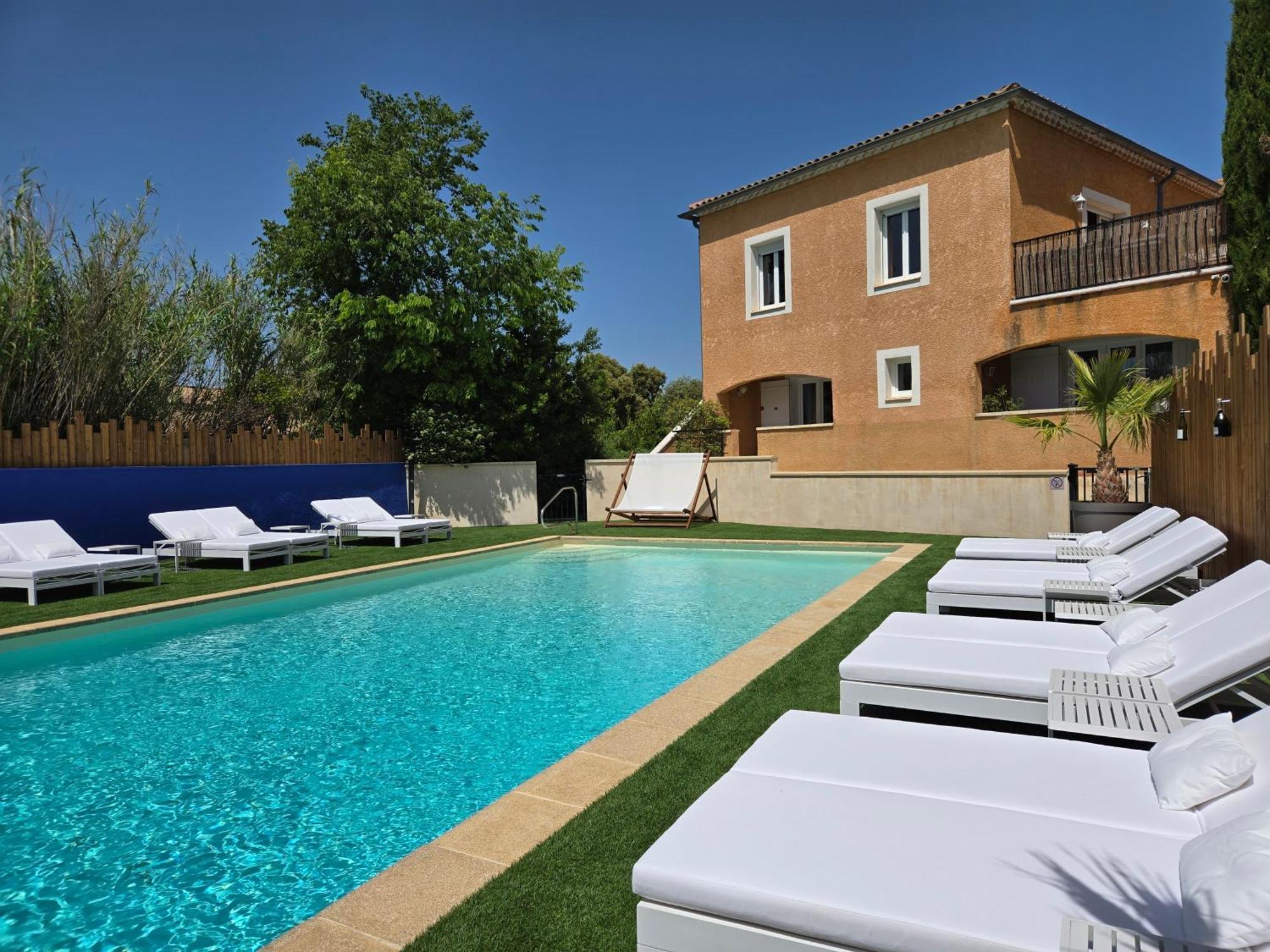 Hotel Le Saint-Genies Uzes Exterior photo